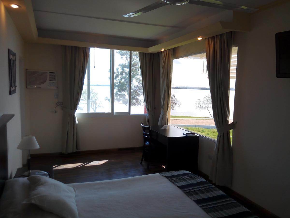 Manantiales Hotel De Turismo Monte Caseros Extérieur photo