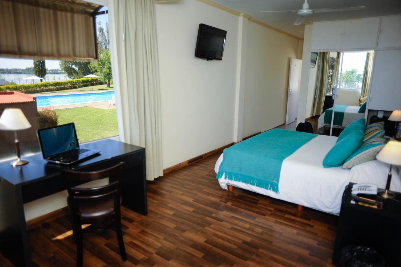 Manantiales Hotel De Turismo Monte Caseros Extérieur photo